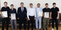 Запир Гасанов вручил почётные грамоты спортсменам Кайтагского района - Сетевое издание Деловой Кайтаг