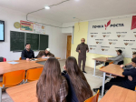 От соцсетей до жизненных ориентиров: в селе Джинаби состоялась беседа со школьниками